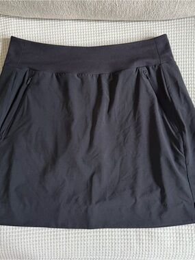 Athleta Women’s Black SoHo Skort with Zip Pockets, Size 4